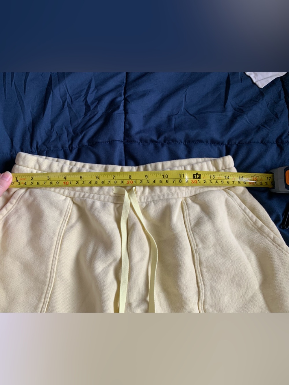 Beyond Yoga Pale Yellow Drawstring Athletic Shorts Size Small - Picture 5 of 5